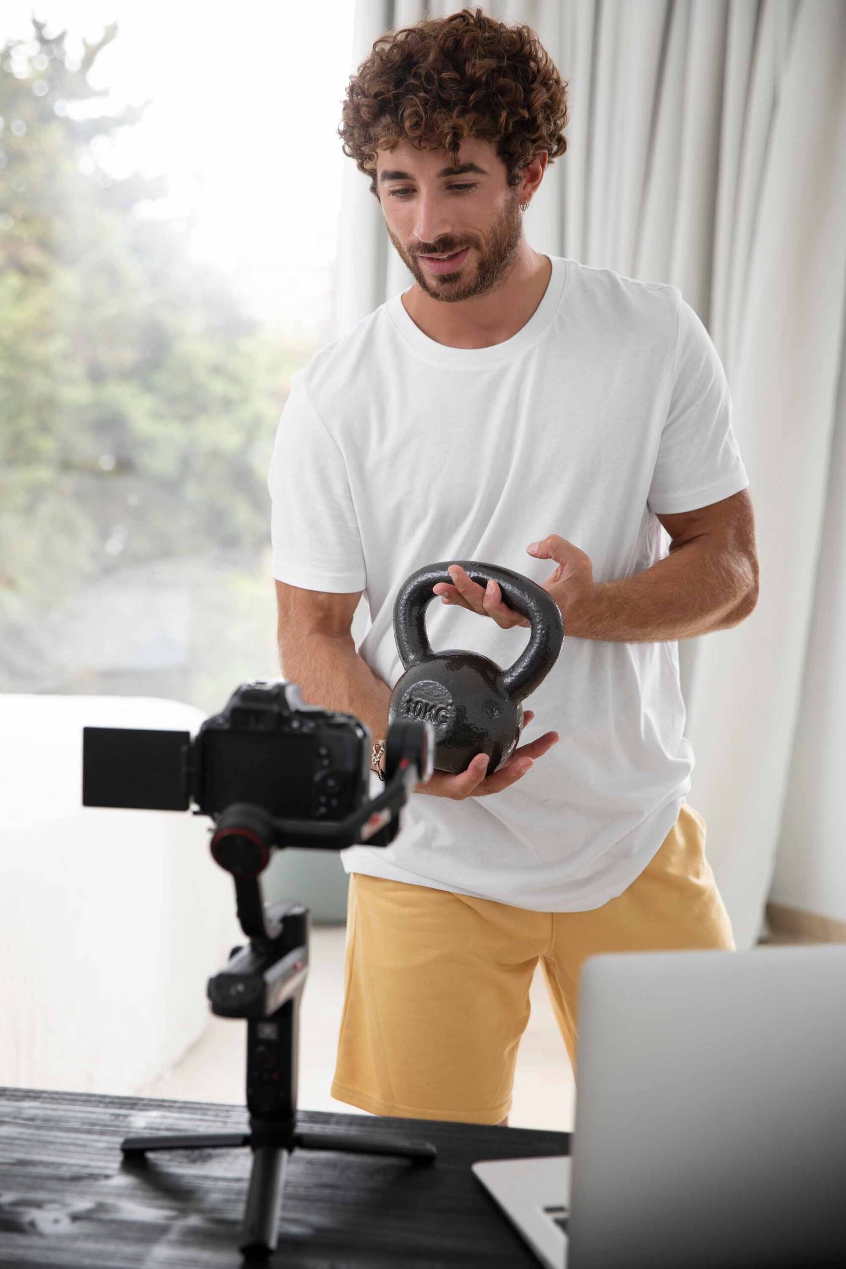 vlogger-making-sport-tutorials